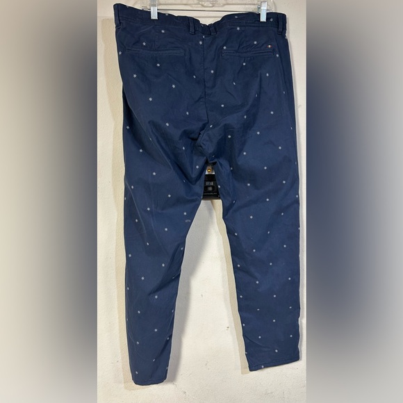 Denim & Flower Snowflake chino - Picture 2 of 4